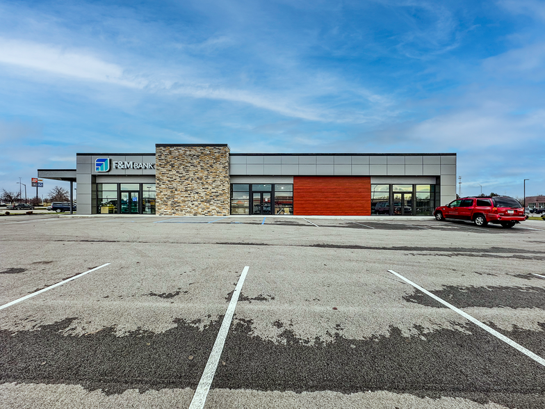 406 Smaltz Way, Auburn, IN for lease - Building Photo - Image 2 of 3