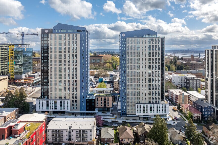4220 12th Ave NE, Seattle, WA for lease - Building Photo - Image 3 of 5