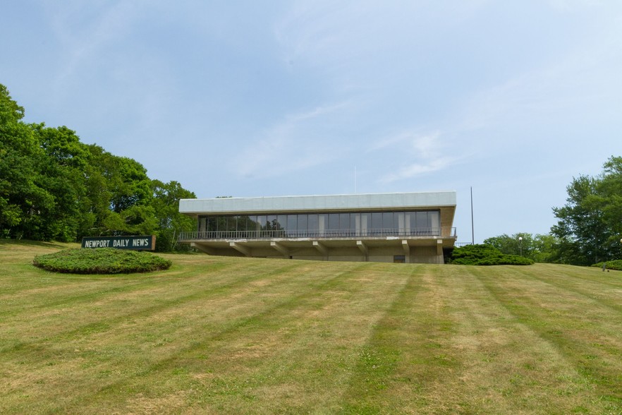 101 Malbone Rd, Newport, RI for sale - Building Photo - Image 1 of 1