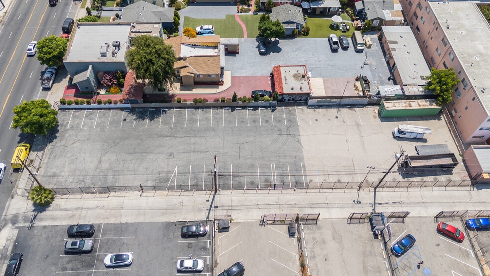 14430 Vanowen St, Van Nuys, CA for sale - Building Photo - Image 3 of 25