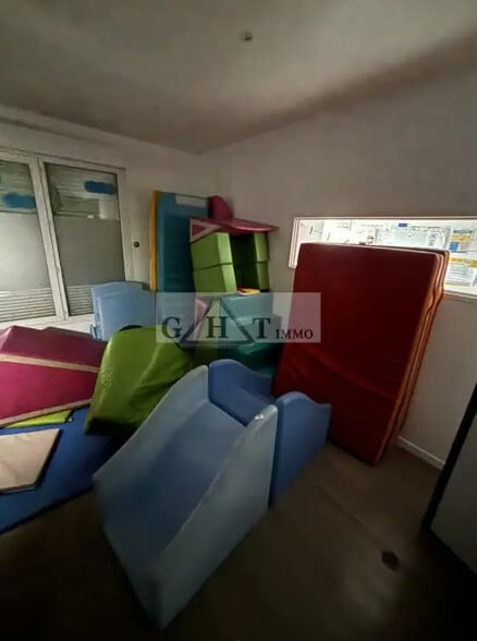 Retail in Créteil for lease - Building Photo - Image 3 of 8