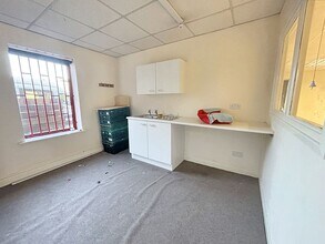 Norwood Rd, Gateshead for lease Interior Photo- Image 2 of 6