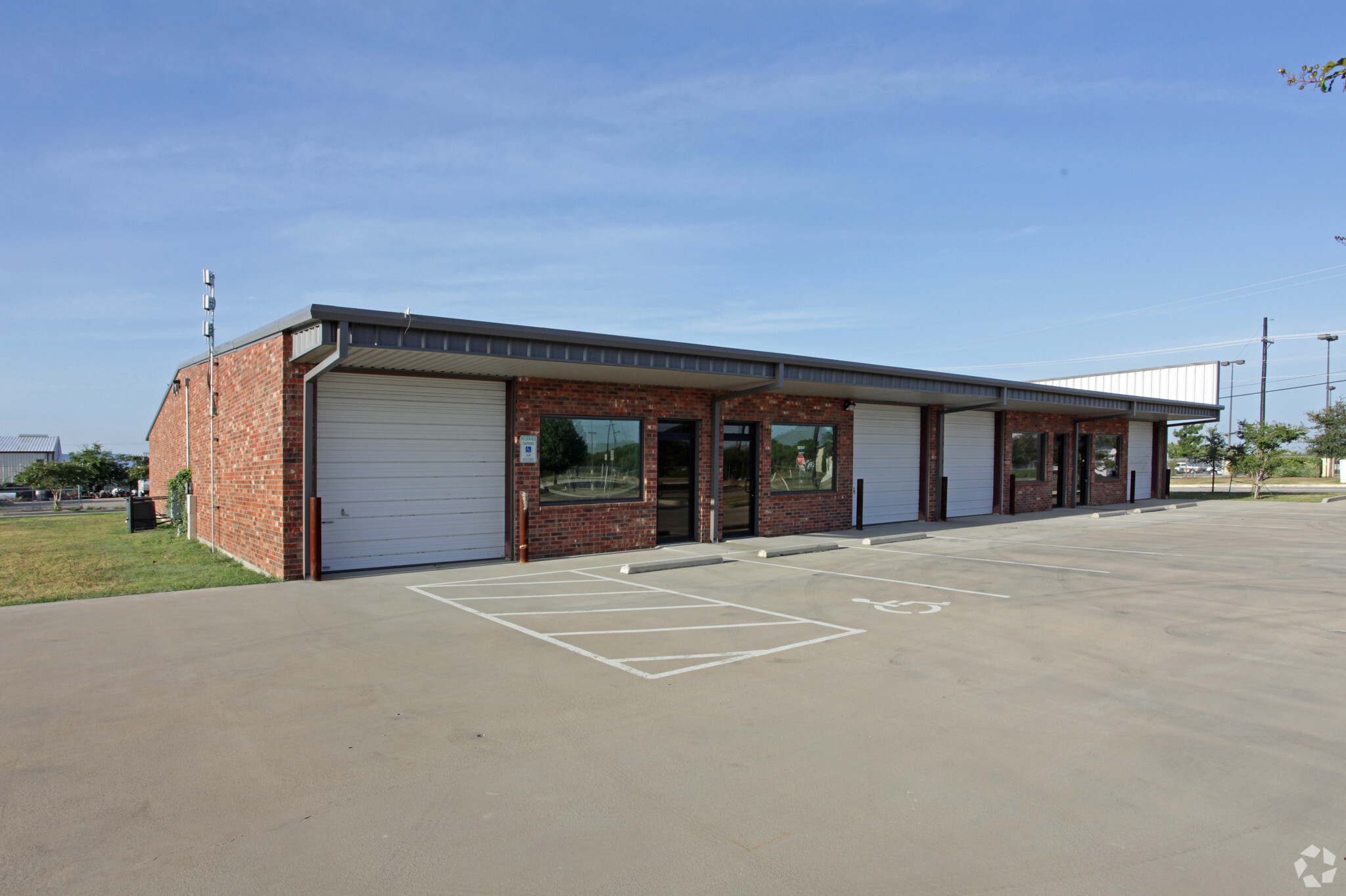 120 Clay Rd, Sunnyvale, TX for sale Primary Photo- Image 1 of 1