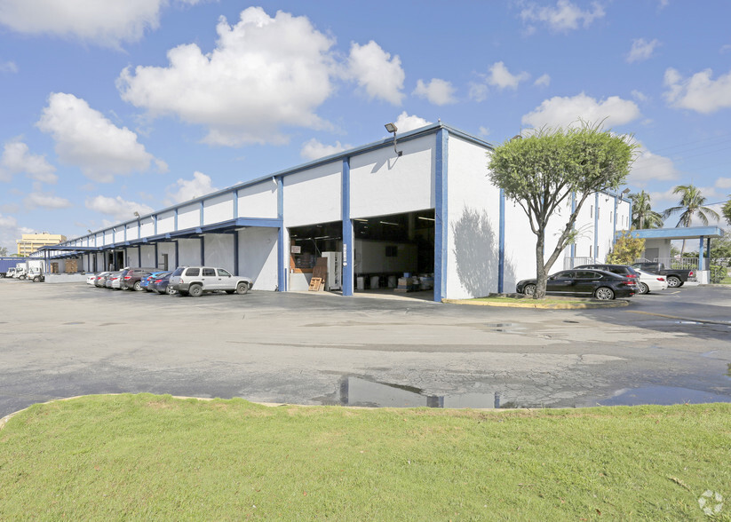 6910-6940 NW 12th St, Miami, FL for lease - Building Photo - Image 2 of 16