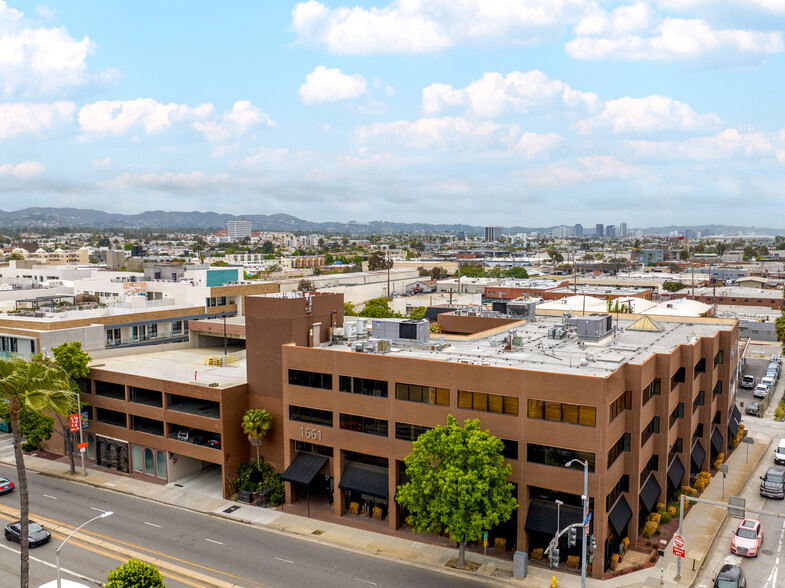 1661-1669 Lincoln Blvd, Santa Monica, CA for lease - Building Photo - Image 2 of 12