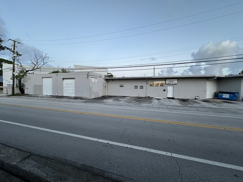 2117 N Dixie Hwy, Wilton Manors, FL for sale - Building Photo - Image 1 of 23