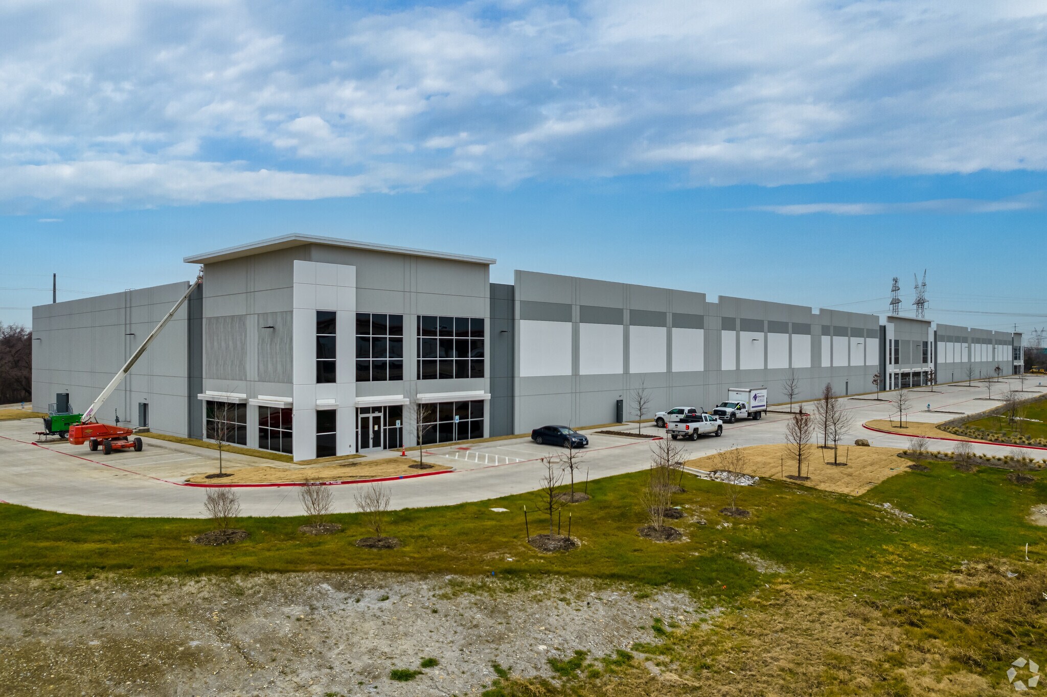 2643 Interstate 35, Carrollton, TX for sale Primary Photo- Image 1 of 1