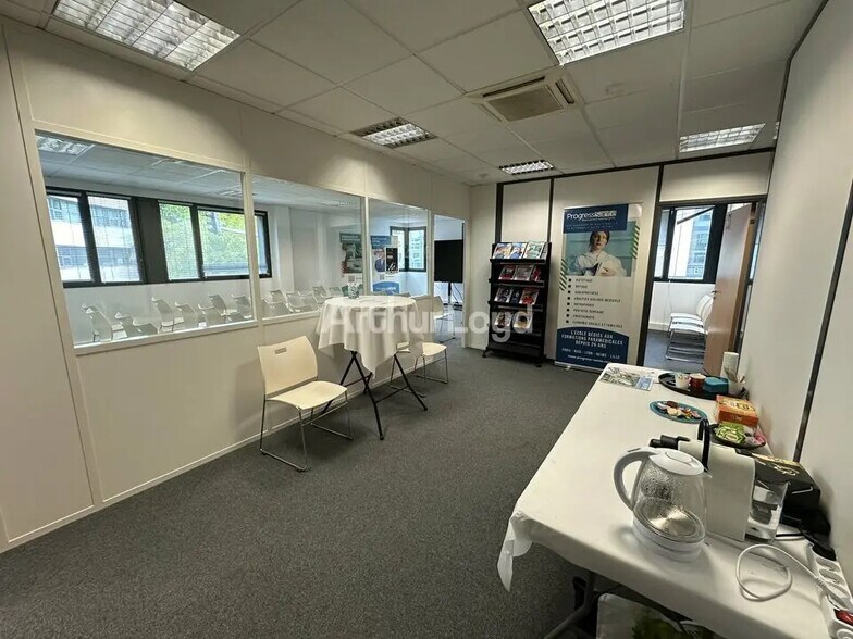 Office in Reims for lease - Interior Photo - Image 3 of 8