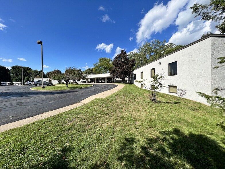 3000 E Ridge Rd, Rochester, NY 14622 Former Corporate HQ Suburban