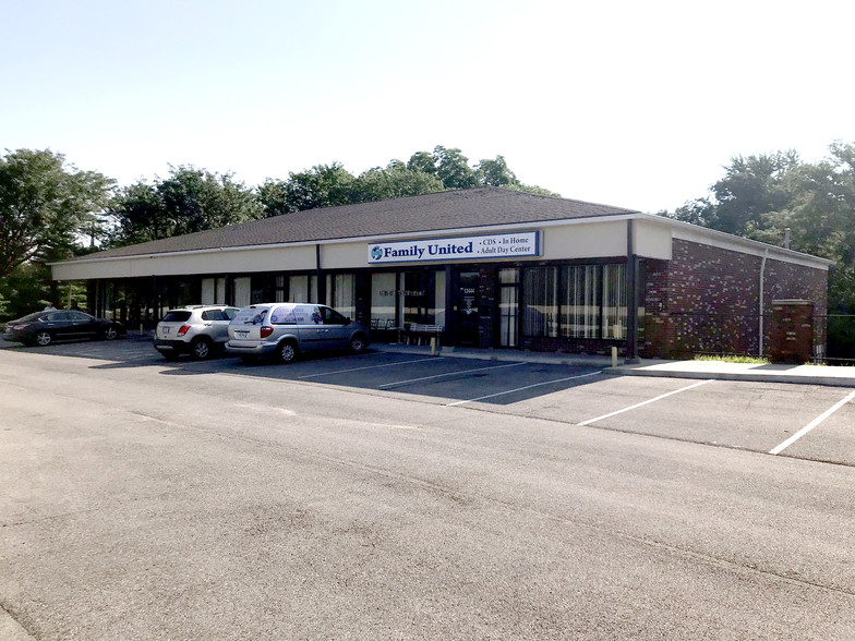 12440-12450 Lusher Rd, Saint Louis, MO for lease - Building Photo - Image 2 of 2