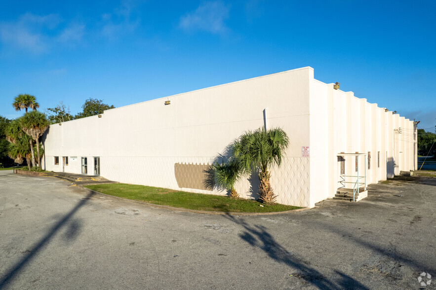 660 Mason Ave, Daytona Beach, FL for lease - Building Photo - Image 1 of 15