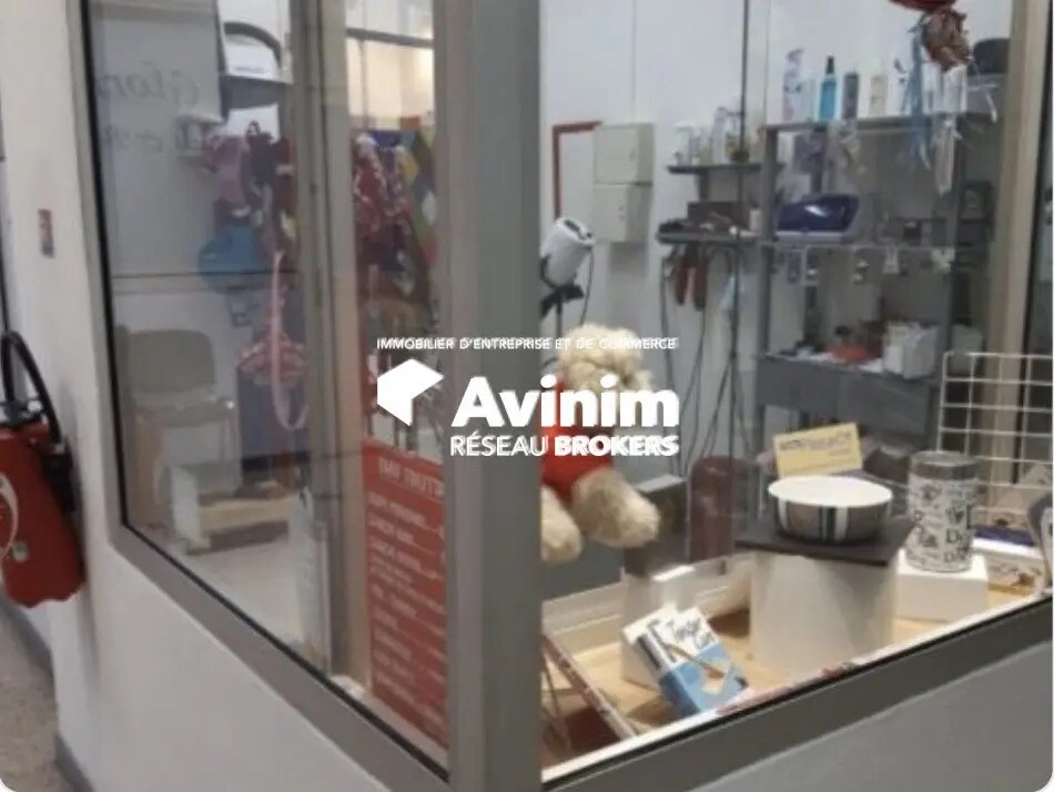 Retail in Antibes for sale Interior Photo- Image 1 of 5