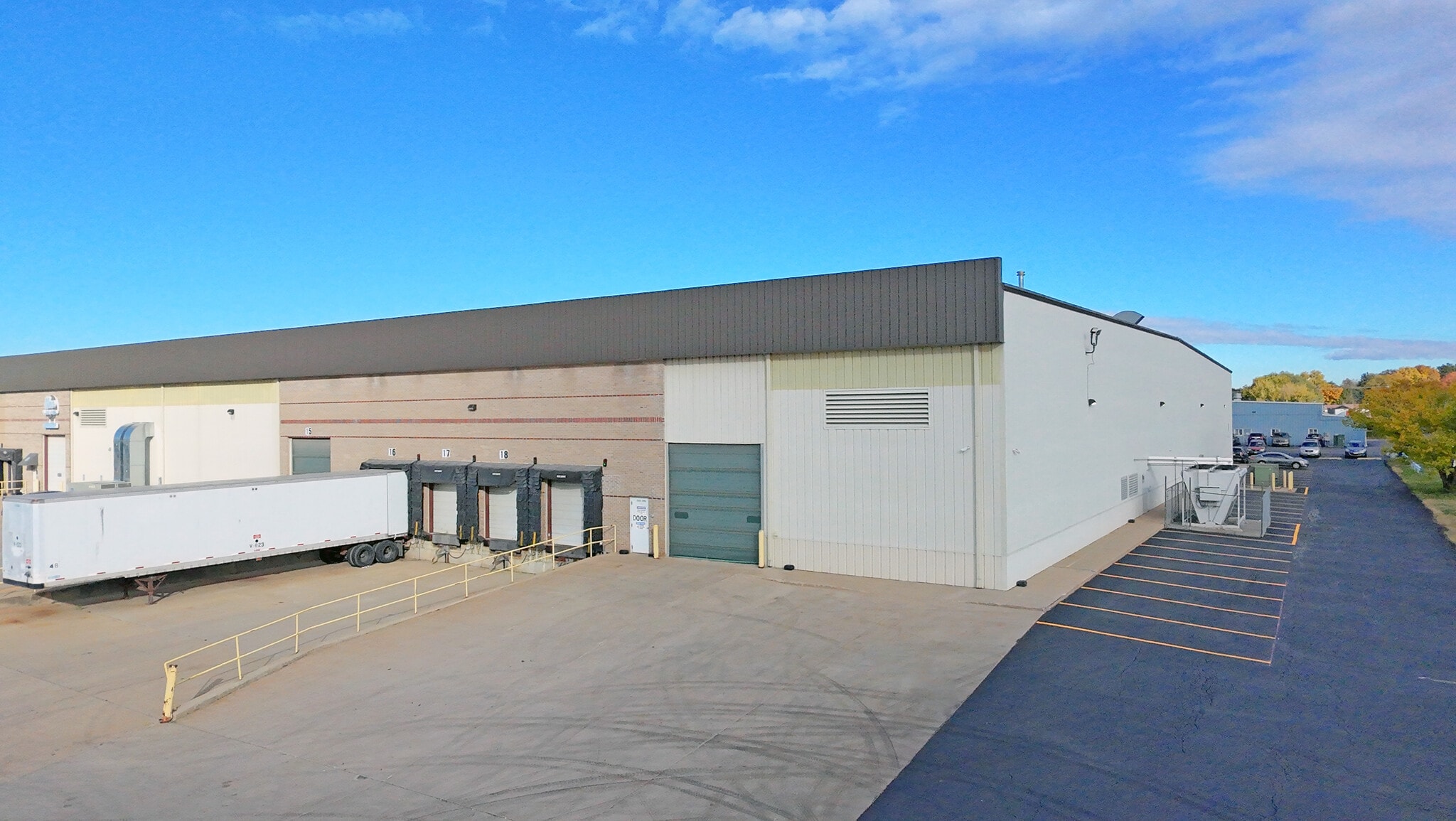 540-580 Joyce Rd, Joliet, IL for lease Interior Photo- Image 1 of 4