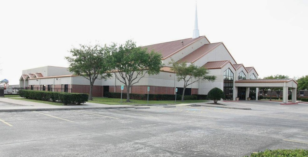 12410 Sugardale Dr, Stafford, TX for lease - Building Photo - Image 1 of 7