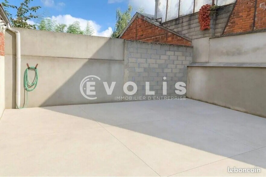 Office in Gentilly for lease - Building Photo - Image 2 of 3