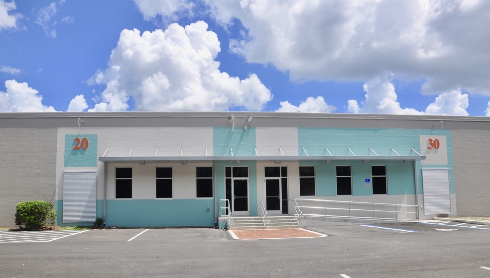 5901 NE Waldo Rd, Gainesville, FL for lease - Building Photo - Image 2 of 15