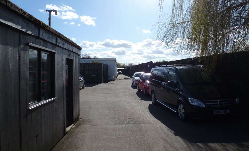 Drift Rd, Maidenhead for sale - Building Photo - Image 1 of 1