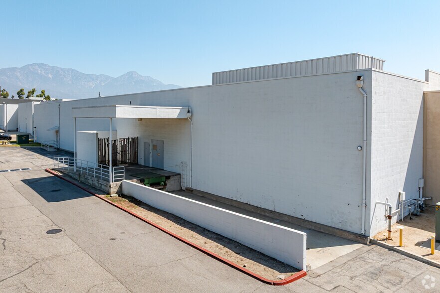311 S Mountain Ave, Upland, CA for lease - Building Photo - Image 2 of 4
