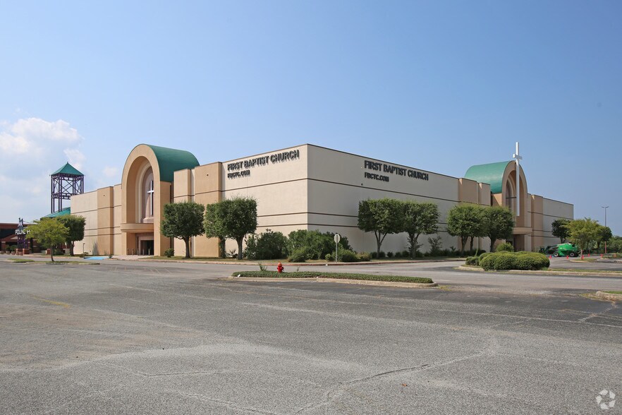 10000 Emmett F Lowry Expy, Texas City, TX for sale - Building Photo - Image 1 of 1