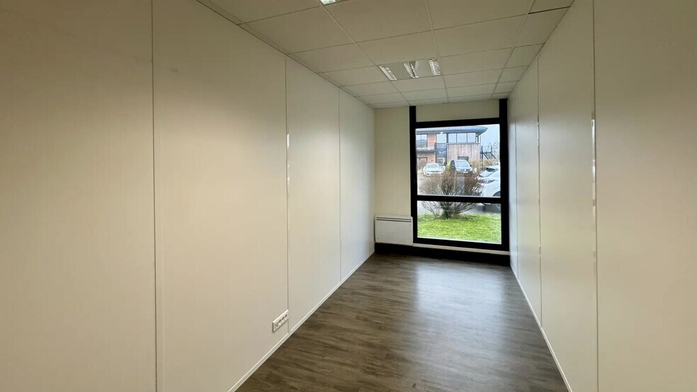 Office in VILLENEUVE-D'ASCQ for lease - Interior Photo - Image 3 of 12