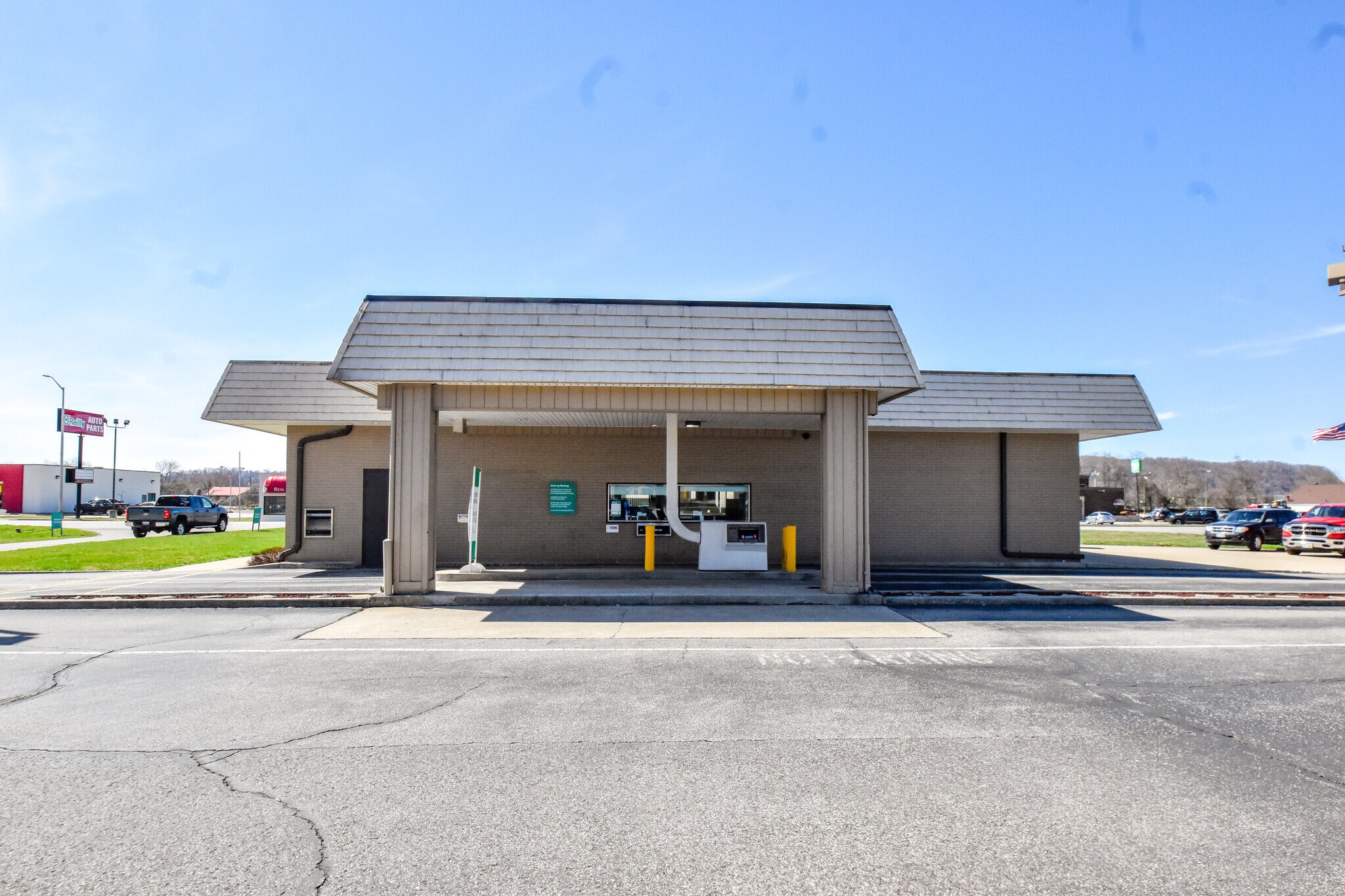 8806 Ohio River Rd, Wheelersburg, OH 45694 Citizens Bank