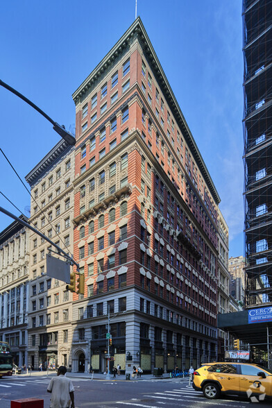 85 Fifth Ave, New York, NY for lease - Building Photo - Image 1 of 3