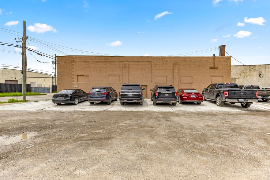 12950 Lyndon Ave, Detroit, MI for lease - Building Photo - Image 3 of 50