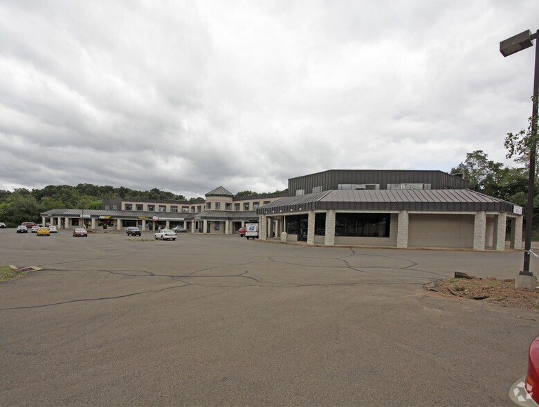 665-697 Foxon Rd, East Haven, CT for sale - Primary Photo - Image 1 of 1