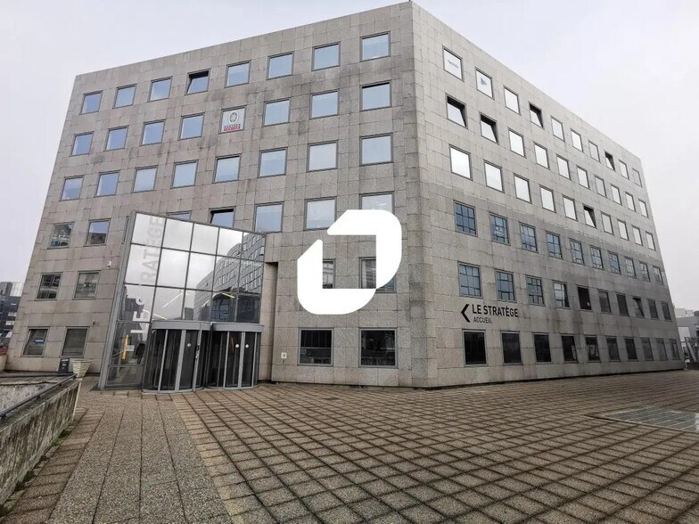 Office in Noisy-le-Grand for lease - Building Photo - Image 1 of 6