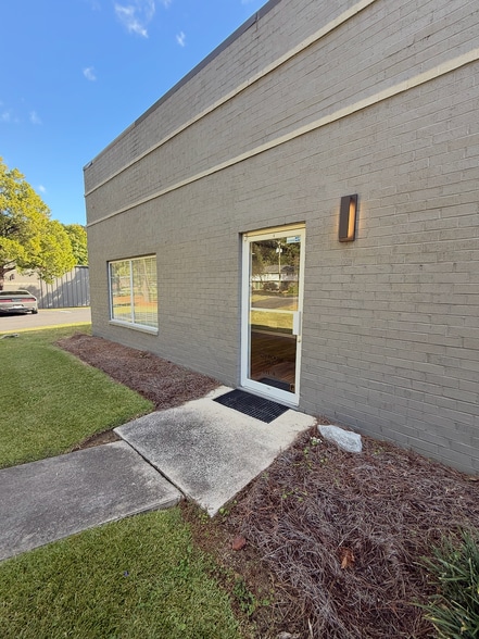 1235 Boone Hill Rd, Summerville, SC for lease - Building Photo - Image 3 of 12