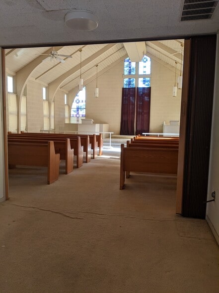 955 Meadowbrook Rd, Asheboro, NC for lease - Primary Photo - Image 1 of 16