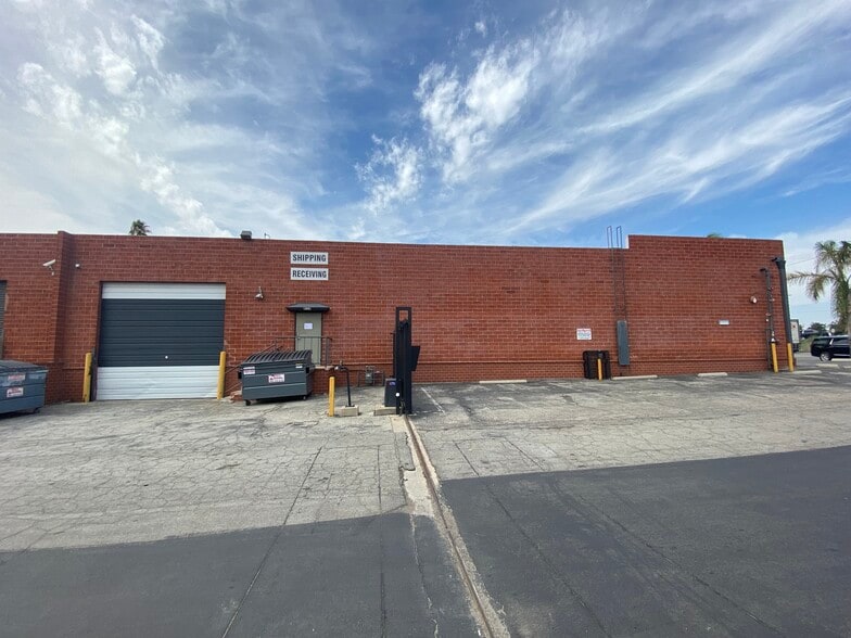 4514-4518 Vanowen St, Burbank, CA for lease - Building Photo - Image 3 of 11