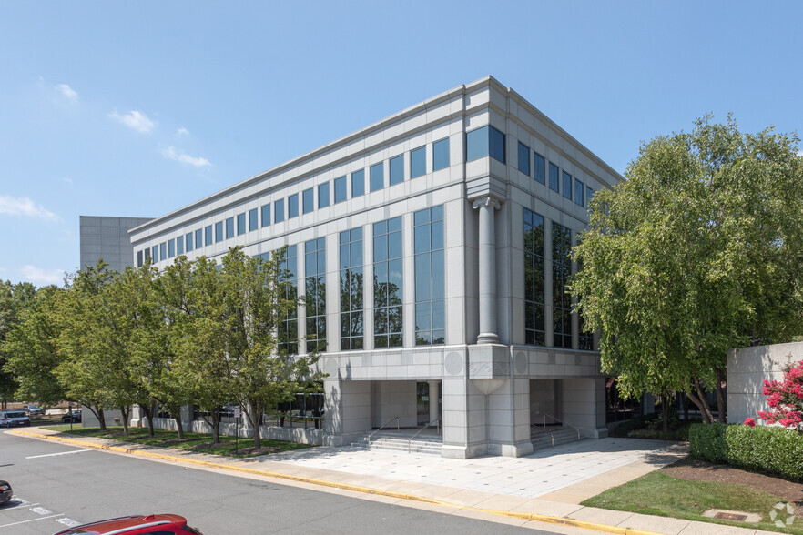 8403 Arlington Blvd, Fairfax, VA for lease - Building Photo - Image 2 of 3