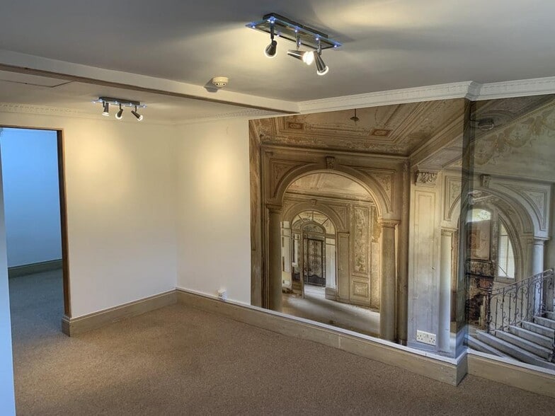 16-17 Montpellier Arcade, Cheltenham for lease - Building Photo - Image 3 of 6