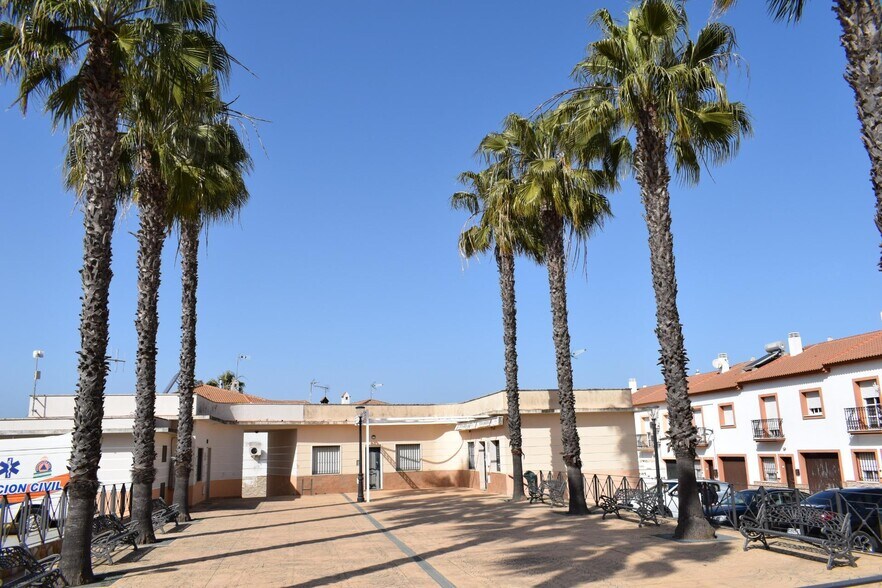 Retail in San Bartolomé de la Torre for sale - Building Photo - Image 1 of 20