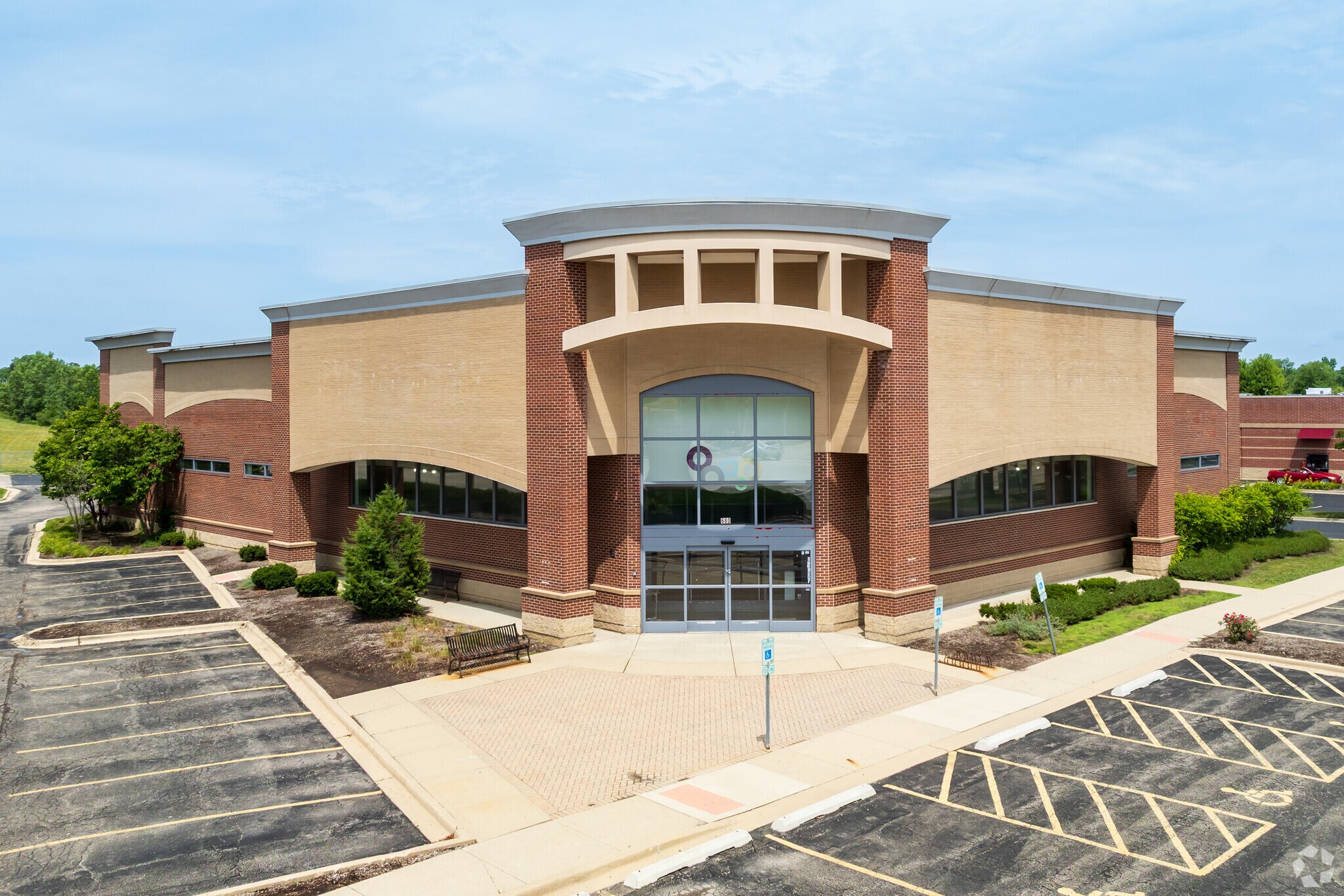 680 S Sutton Rd, Streamwood, IL for sale Primary Photo- Image 1 of 1