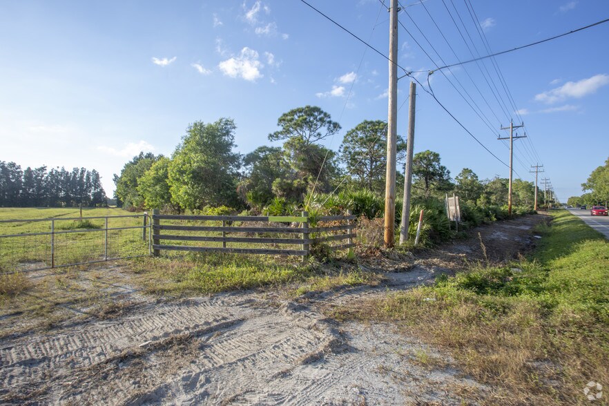 11101 Stringfellow Rd, Bokeelia, FL for sale - Primary Photo - Image 1 of 1