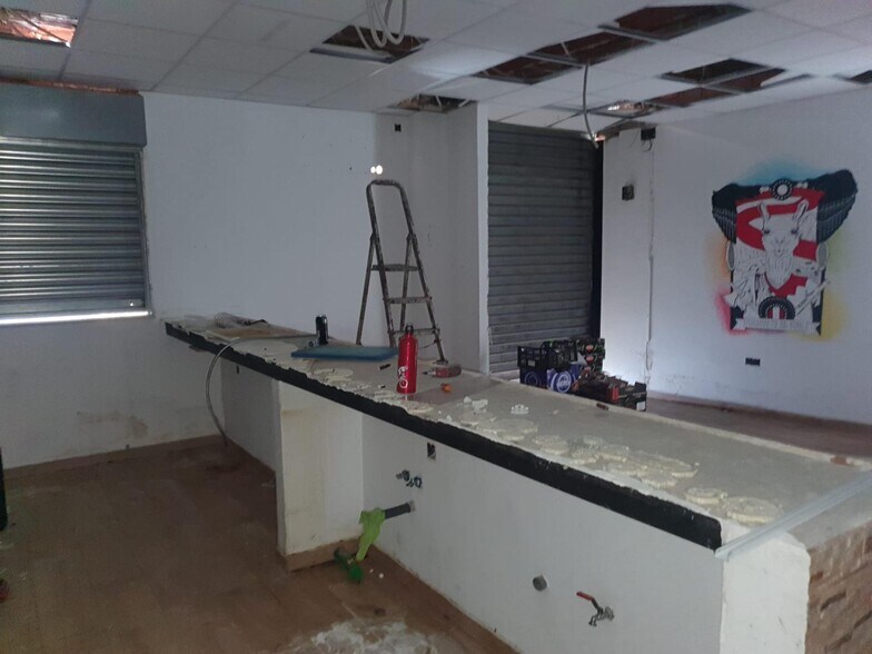 Retail in SEVILLA, Sevilla for sale - Building Photo - Image 2 of 13