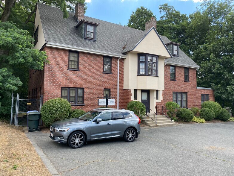 393 Maple St, Springfield, MA for sale - Primary Photo - Image 1 of 1