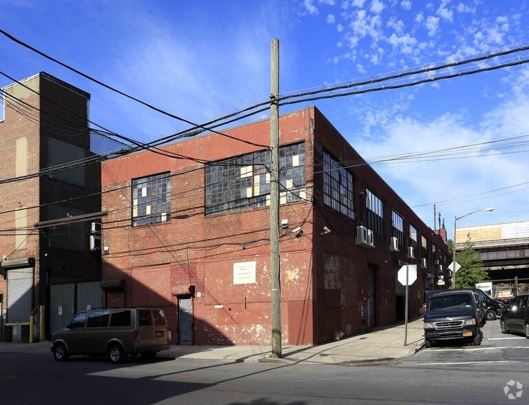 860 E 136th St, Bronx, NY for lease - Primary Photo - Image 1 of 3