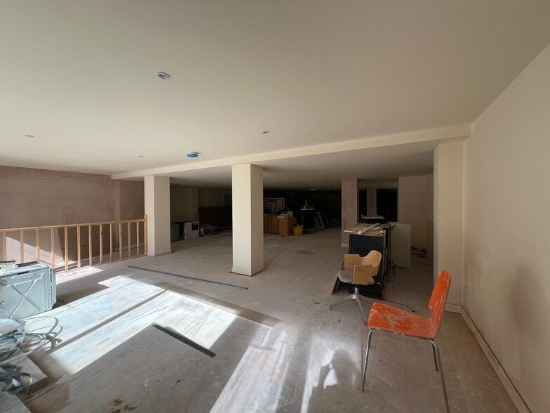 14-15A St Pauls Sq, Bedford for lease - Building Photo - Image 2 of 5