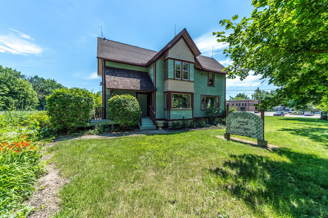 4N901 Old Lafox Rd, Wasco, IL 60183