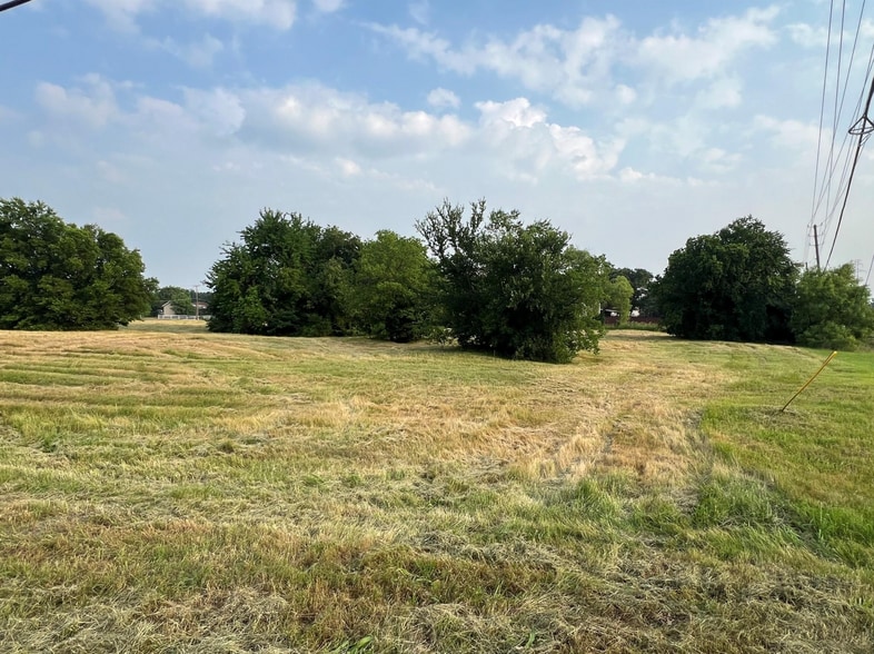 810 Barnes Bridge Rd, Mesquite, TX for sale - Building Photo - Image 2 of 6