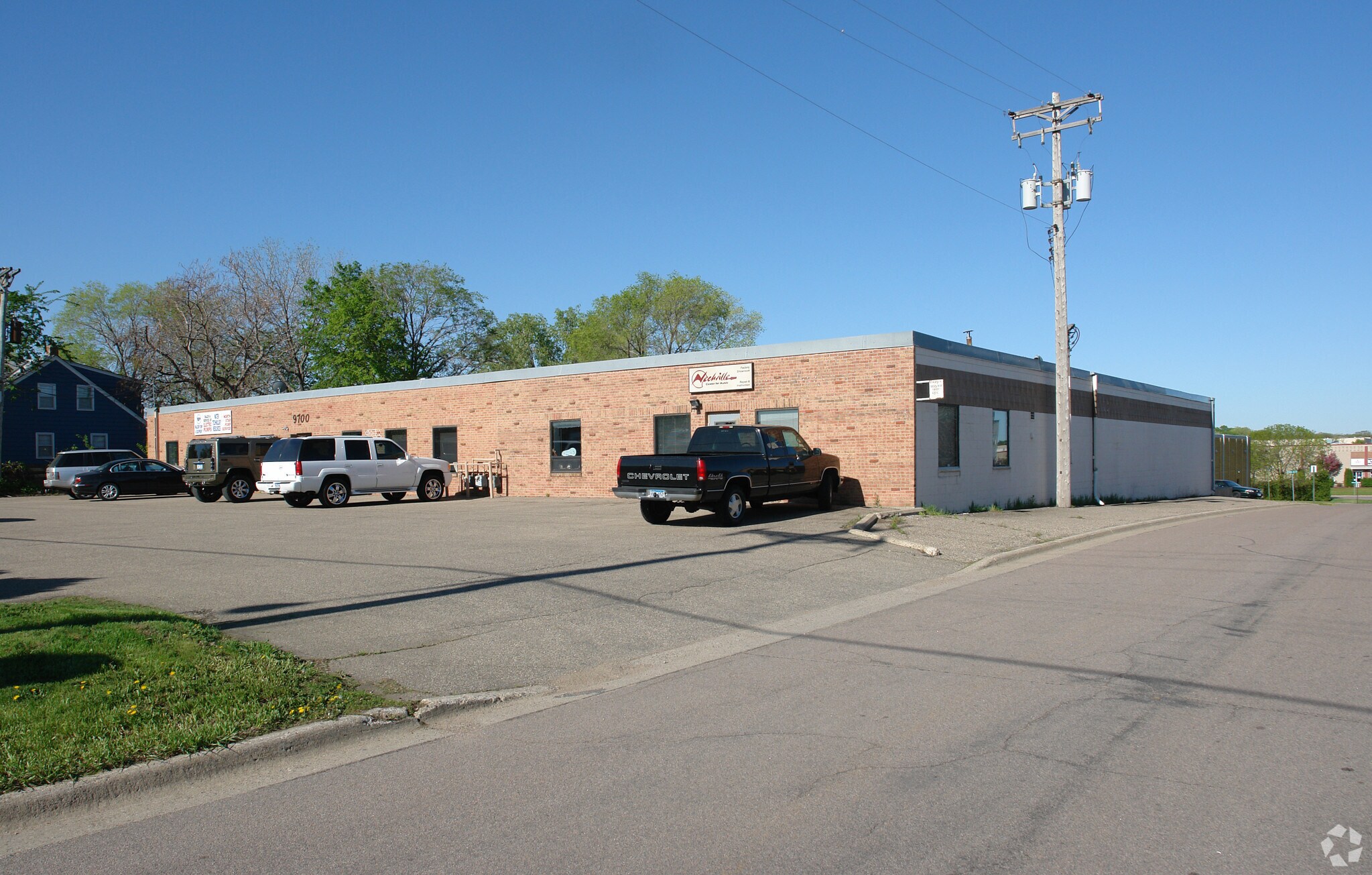 9700-9710 S Humboldt Ave, Bloomington, MN for sale Primary Photo- Image 1 of 1