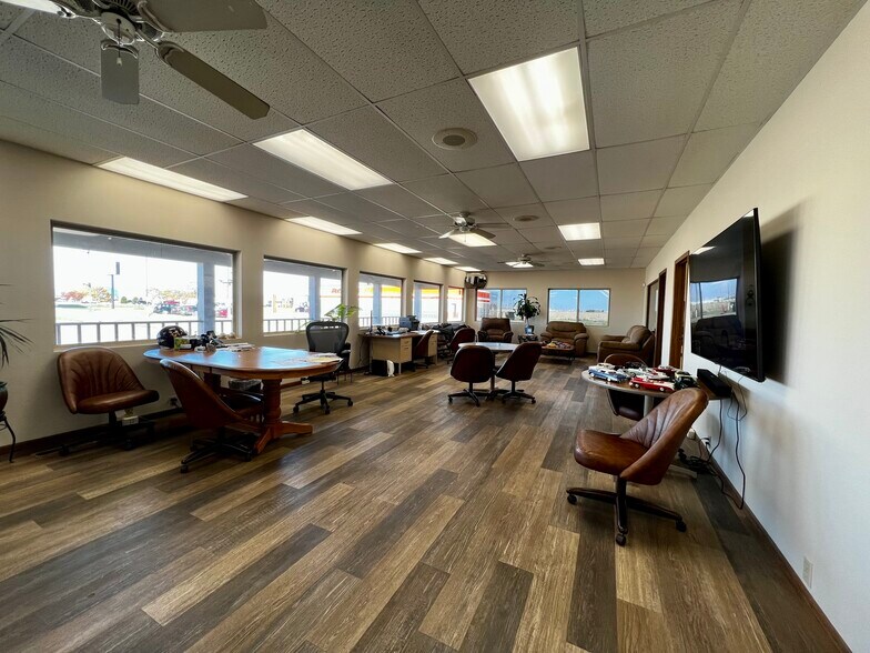 1719 E Jackson St, IL 61455 Gentry Motors