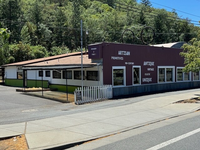 785 Rogue River Hwy, Grants Pass, OR for sale Building Photo- Image 1 of 1