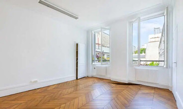 11 Rue Du Faubourg Poissonnière, Paris for lease Interior Photo- Image 1 of 6