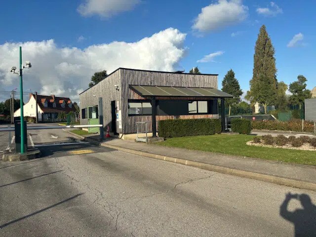 Zi, Chaulnes for lease - Building Photo - Image 3 of 21