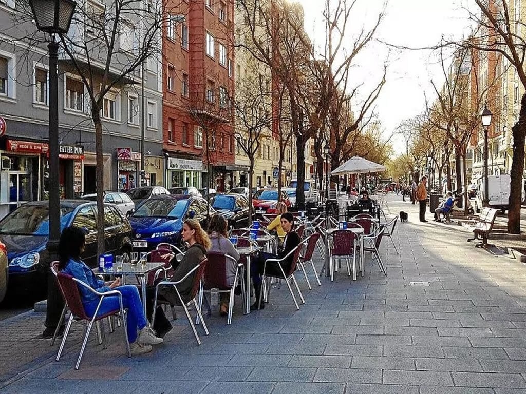 Retail in Madrid, Madrid for lease Building Photo- Image 1 of 3