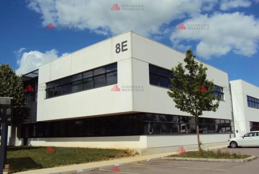 Office in Dijon for lease - Building Photo - Image 1 of 5